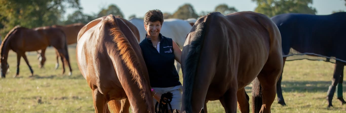 Freelance grooms with the British Grooms Association